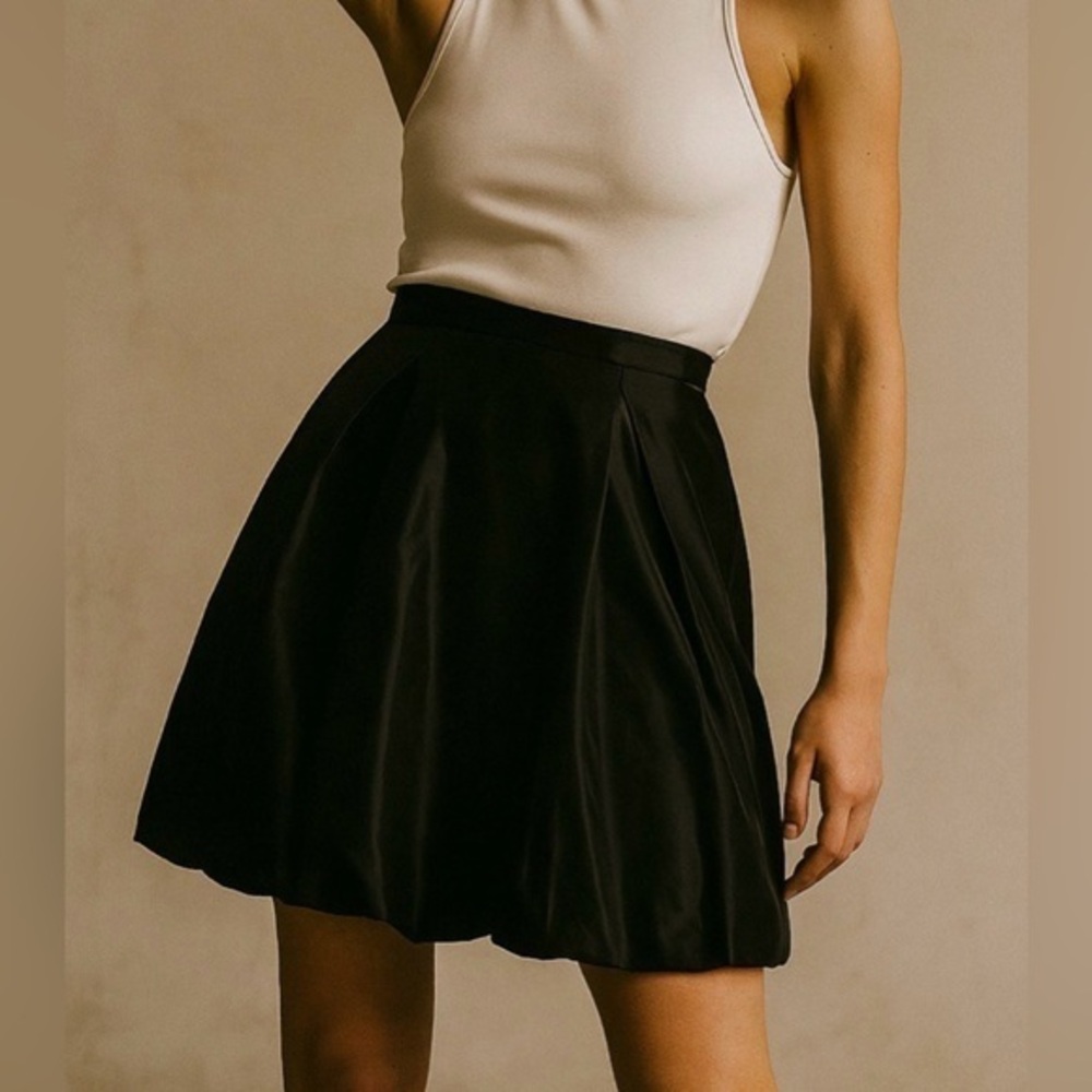 Balenciaga Black Silk Bubble Skirt w Pockets Zip Back Closure EU38 US 6